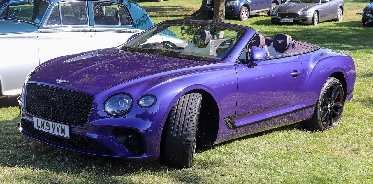 Rent Bentley Continental GTC in Dubai